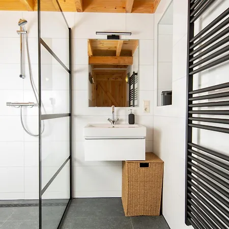 Cozy Vacation In Beautiful Surroundings Empe